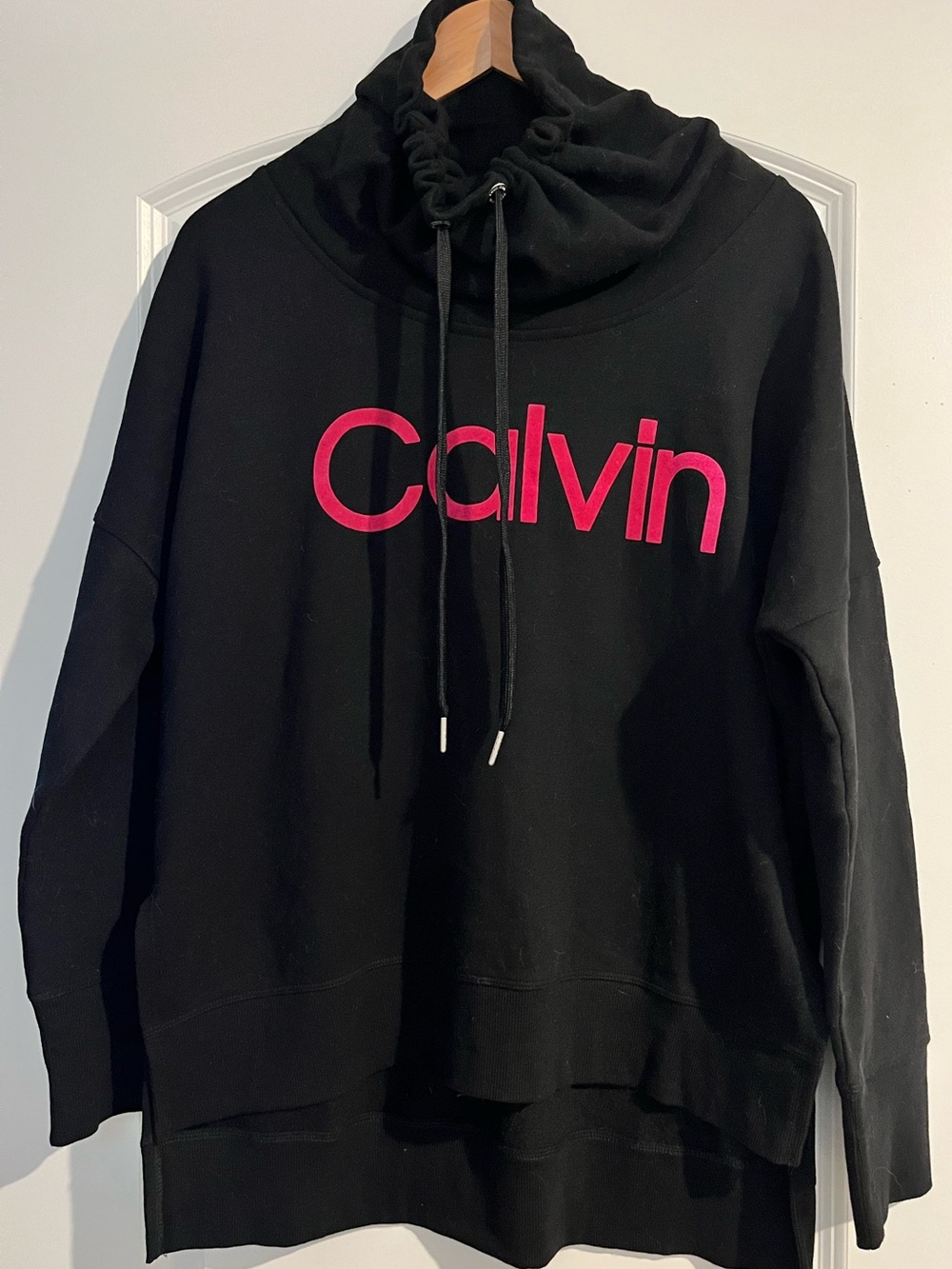 Calvin Klein Women’s Cowl Neck Sweatshirt Hi Lo Hem Black Pink Spell Out Sz L
